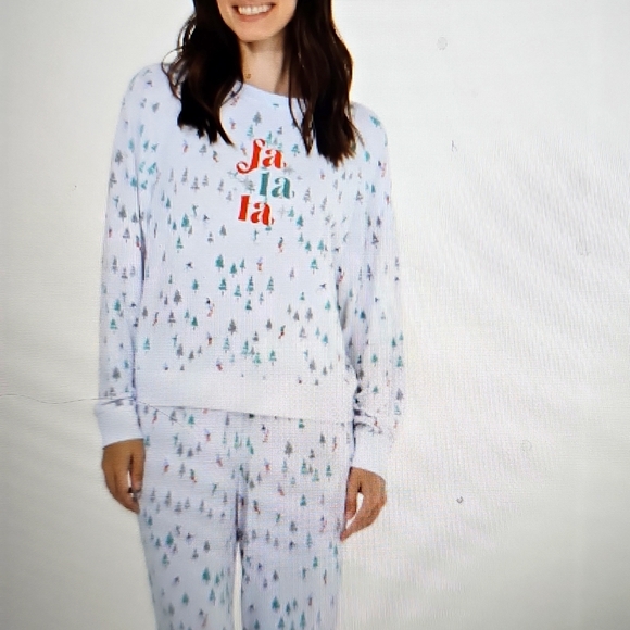 NWT Honeydew Star Seeker Brushed Jersey Pajamas w Fa la la, Trees, Skiers. Large - Picture 1 of 13